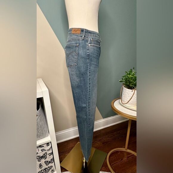 Levi’s Slight Curve Classic Straight Leg Jeans Women’s 529 Style Medium Wash 30 - Picture 5 of 10